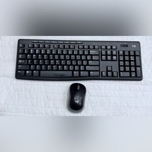 Logitech Wireless Black Keyboard and Mouse Combo